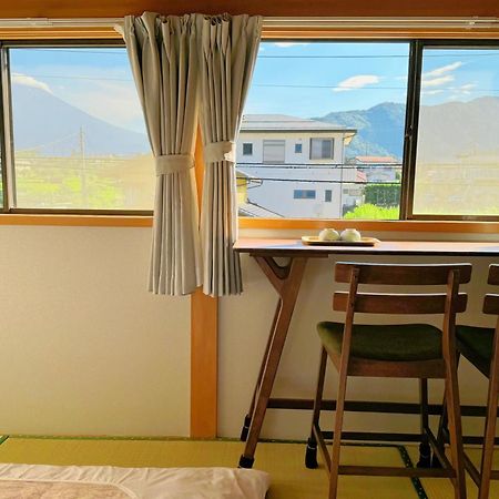 富士山を眺められる宿 ゲストハウス花水木 Nishikatsura Екстер'єр фото